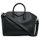 Sac Antigona moyen en chèvre noir de Givenchy