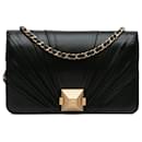 Sac à bandoulière en cuir d'agneau noir Chanel Pyramid Wallet On Chain