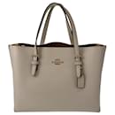 Bolso Tote de Cuero Madison de Coach Beige con Herrajes Dorados