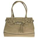 Bolsa tote de couro texturizado com tassel Coach Hamptons