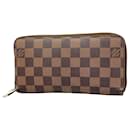 Louis Vuitton Zippy wallet