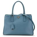 Sac à main Galleria Saffiano moyen bleu Prada