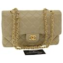 Sac à bandoulière Chanel Matelassé 25 avec fermoir tournant en satin beige CC Auth 32604