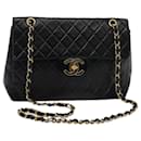 CHANEL Grand Sac à Chaîne Matelassé avec Fermoir à Tourner en Cuir d'Agneau Noir CC Auth yk14027 - Chanel