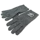 NINE CHANEL CC LOGO GLOVES IN CASHMERE & SILK GRAY + CASHMERE BOX - Chanel