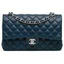 Sac à épaule Blue Chanel Medium Classic en agneau à double rabat