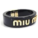 Pulseira de acrílico preto Miu Miu