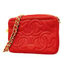 Bolsa de ombro em couro caviar vermelho Chanel