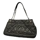 Borsa a spalla in pelle caviar nera Chanel