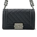 Chanel Boy Small gesteppte Schultertasche