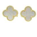 Boucles d'oreilles clous en coquillage en or jaune Vintage Alhambra de Van Cleef & Arpels