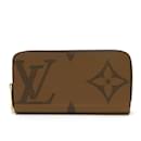 Louis Vuitton Monogram Giant Reverse Zippy Wallet