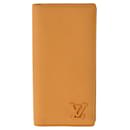 Portefeuille Brazza NM Saffron en cuir pour homme Louis Vuitton Aerogram