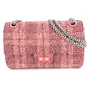 Bolsa de ombro Chanel 2.55 em tweed rosa