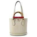 Sac à main Gucci Diana Bamboo Small