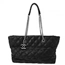 Bolso de hombro de piel de ternera negra Chanel