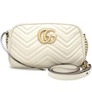 Bolsa de Ombro Pequena Gucci 447632 GG Marmont