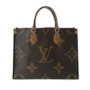 Sac tote On the Go MM Monogram Géant Louis Vuitton