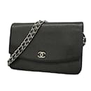 Cartera de hombro de cuero caviar negro Chanel