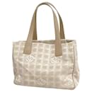 Sac fourre-tout en nylon beige Chanel