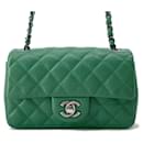 Borsa a spalla in pelle caviar verde Chanel