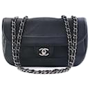 Sac à épaule en cuir caviar noir Chanel