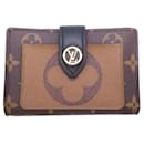 Louis Vuitton Portefeuille Juliet Pet Odor Women's Bi-fold Wallet