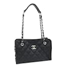 Sac fourre-tout en cuir caviar noir Chanel