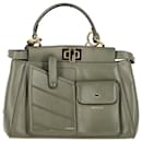 Bolsa Utility Mini Peekaboo Fendi em couro verde