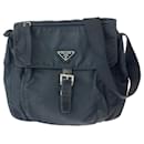 Prada Nylon Tessuto Schultertasche mit Dreieckslogo-Platte