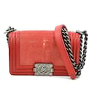 Bolsa de ombro Chanel Boy em couro vermelho