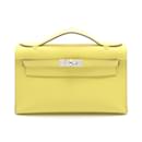 Bolsa Hermes Pochette Kelly em amarelo - Hermès