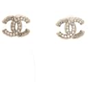 Boucles d'oreilles à clou en strass plaquées or Chanel Coco Mark