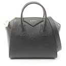 Sac à main en cuir noir Givenchy