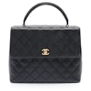 Chanel Matelassé Handtasche aus schwarzem Kaviarleder