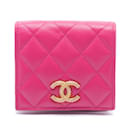 Portefeuille bi-fold Chanel Matelassé Coco Mark