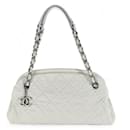 Chanel 11P Sac Bowling Just Mademoiselle en Cuir de Veau Argent Iridescent