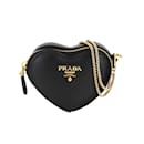 Bolso de cadena en forma de corazón Saffiano de Prada