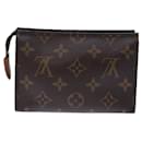 Bolsa Clutch Poche Toilette 15 da Louis Vuitton