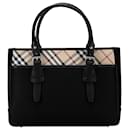 Burberry Black Nova Check Handtasche