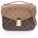 Louis Vuitton Pochette Metis MM Handbag