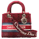 Bolsa Lady D-Lite média em veludo Cannage da Christian Dior em bordô