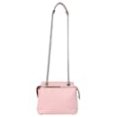 Bolso de hombro Fendi Dotcom Click acolchado en cuero crema