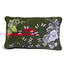 Velvet cushion with Kingsnake embroidery - Gucci