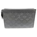 Louis Vuitton Gaston Wearable Wallet M81115