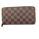 Louis Vuitton Zippy wallet