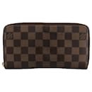 Louis Vuitton Zippy wallet