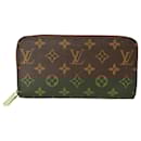 Louis Vuitton Monogram Zippy Wallet M60017