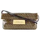 Sac à bandoulière en vinyle Fendi Mamma Baguette