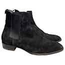 Saint Laurent Wyatt Chelsea Boots in Black Suede